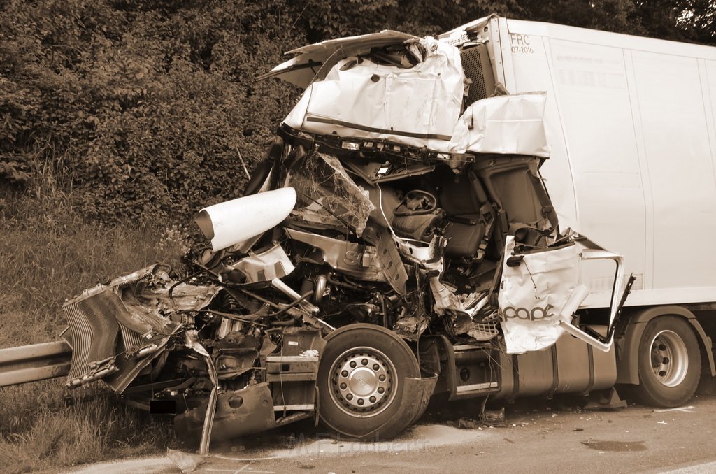 Wieder schwerer VU A 1 Rich Saarbruecken vorm AK Leverkusen P2438.JPG - Miklos Laubert